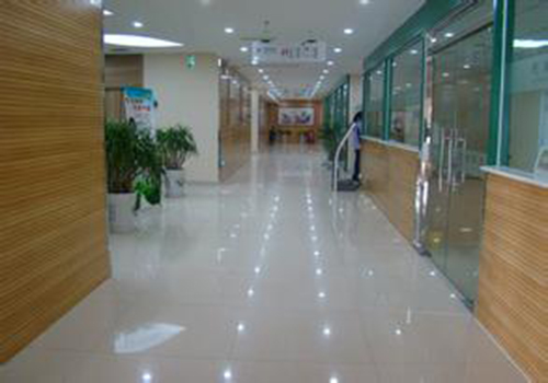 大连慈铭体检中心(中南路分院)走廊