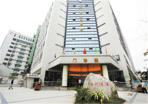 江油人民医院体检中心大门
