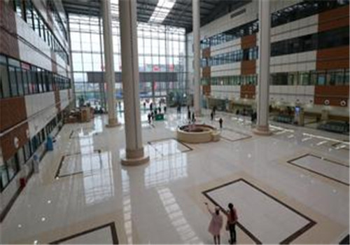 川北医学院附属医院体检中心前台大厅