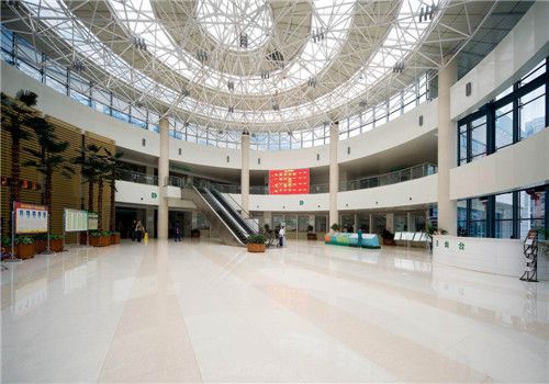 咸宁中心医院体检中心大厅