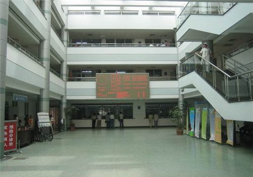 吴江第二人民医院体检中心大厅