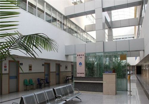 东南大学医学院附属医院体检中心大厅