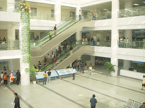 吴江第一人民医院体检中心大厅一角