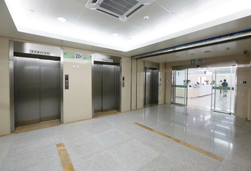 南京市东南大学附属中大医院体检中心电梯门 南京市东南大学附属中大医院体检中心电梯门