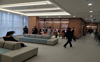 携带身份证+预约短信 携带身份证+预约短信