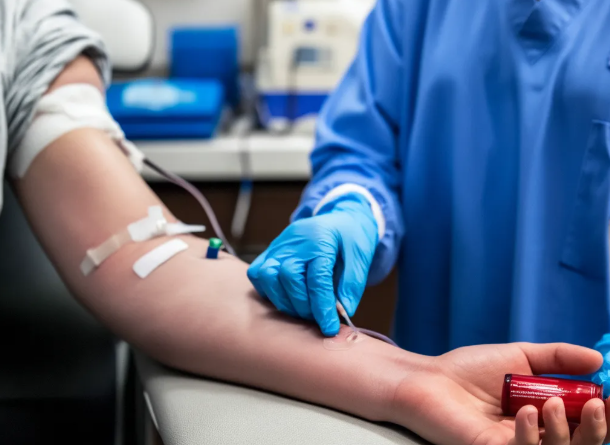 实验室检查（抽血+尿液）